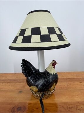 Vintage Kimble Rooster Hen Chicks Table Lamp Checkerboard Shade Country Mini